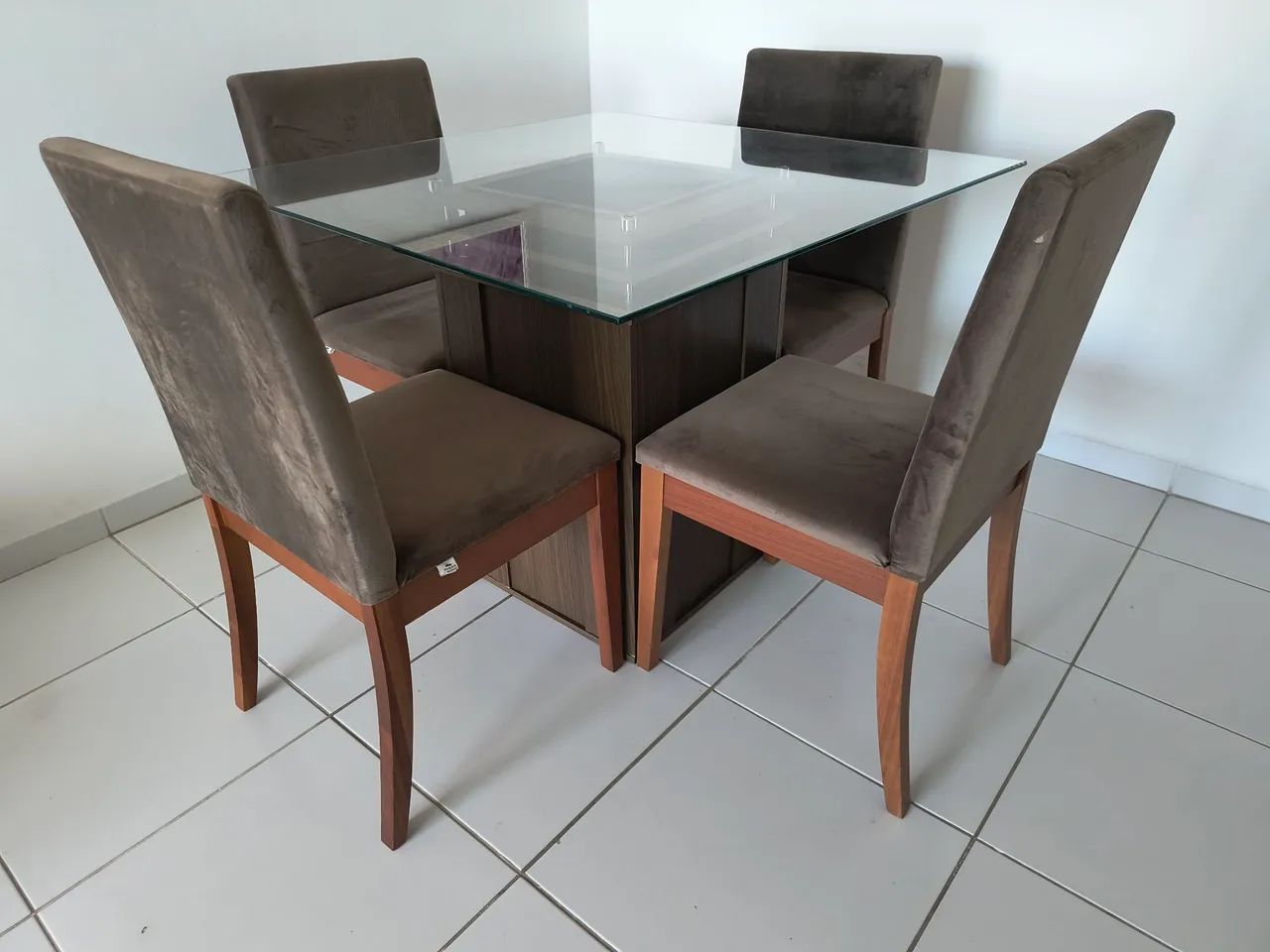 Conjunto de mesa e cadeiras - Foto 2
