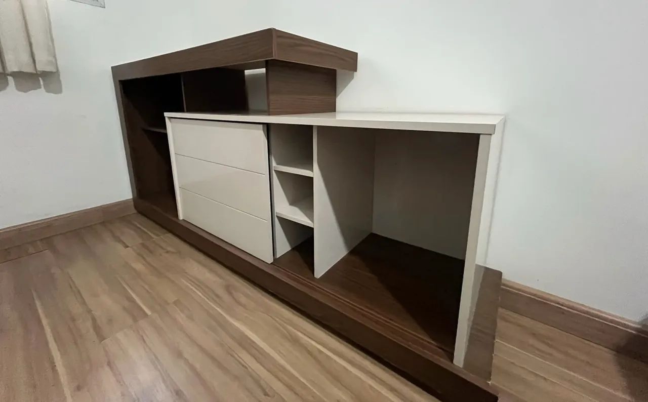Rack para sala com mini adega
