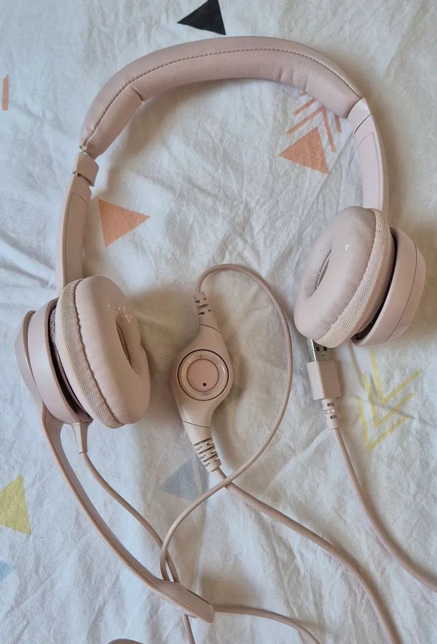 Headset Logitech com defeito