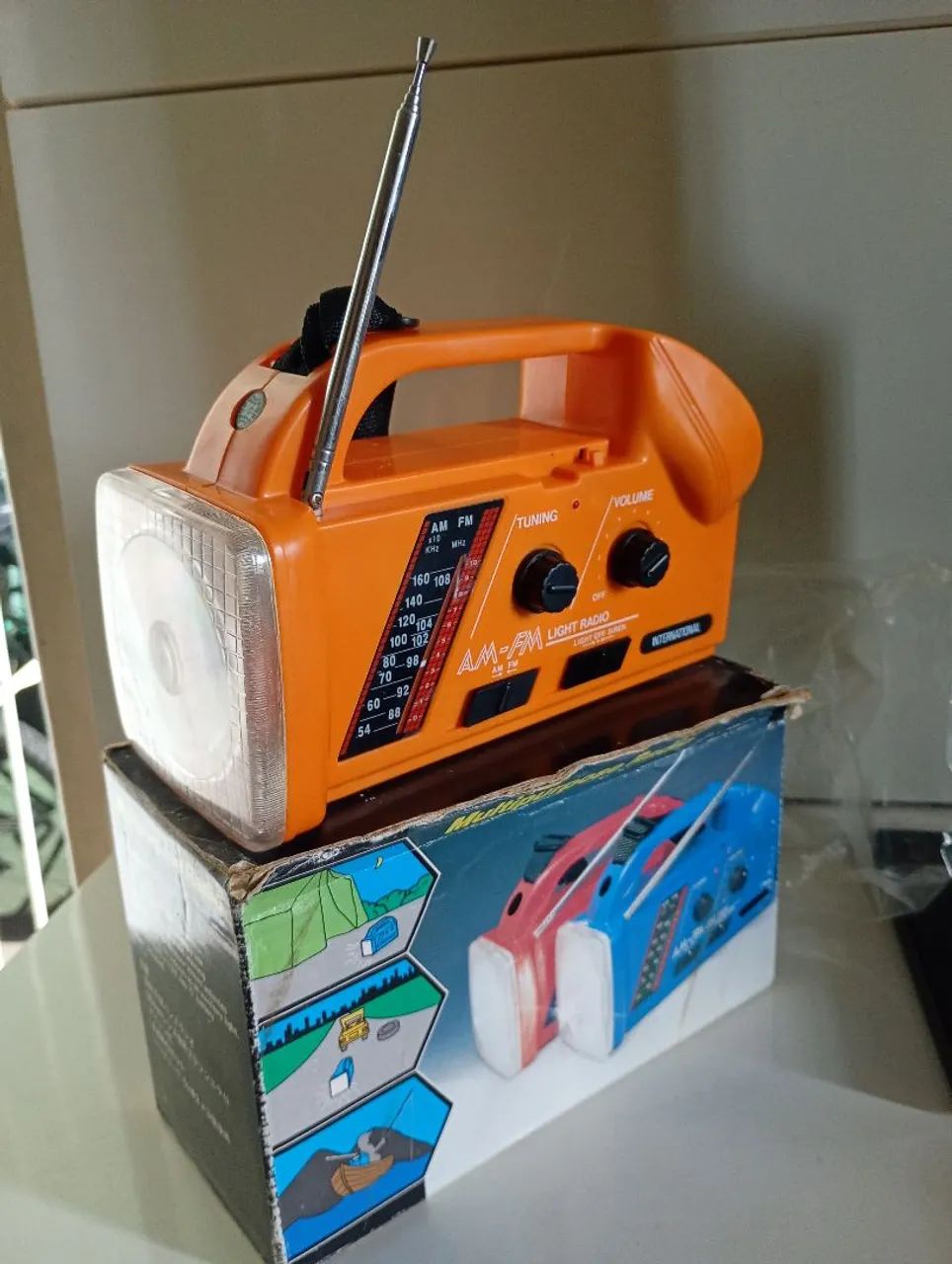RADIO COM LANTERNA E LANTERNA DA CANINHA 51
