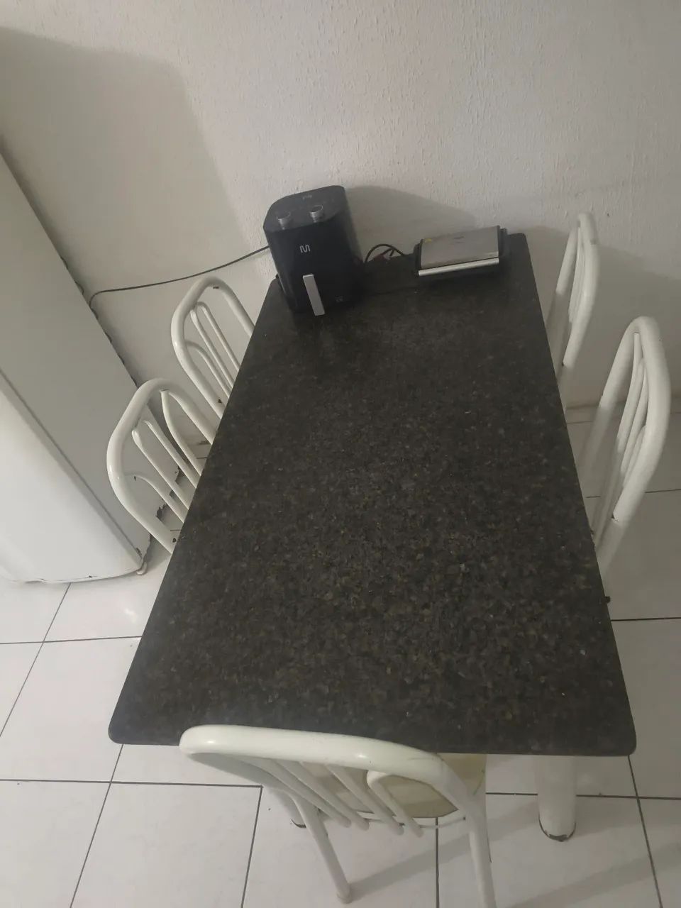 Mesa de mármore 6 cadeiras 