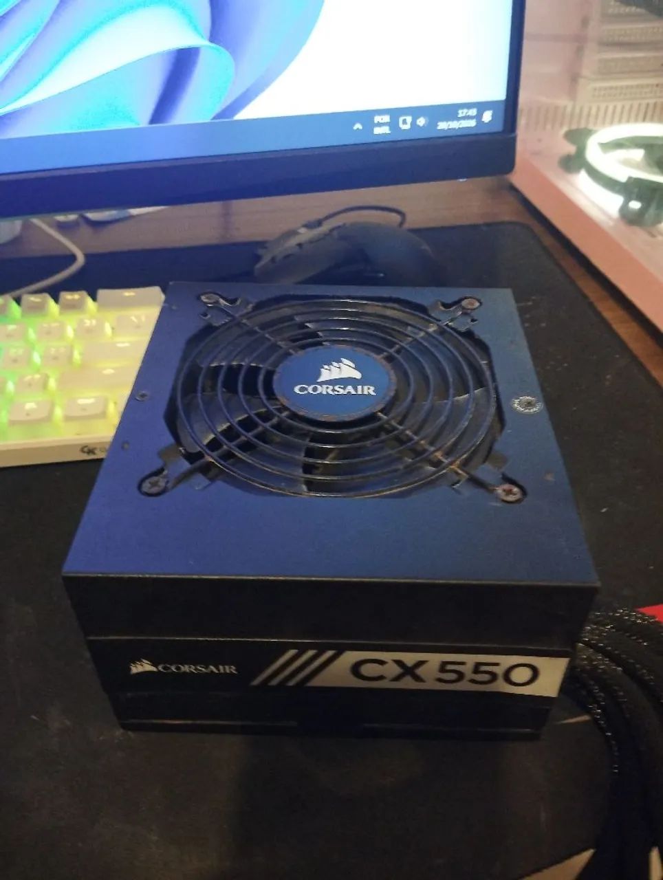 Fonte Corsair cx550 