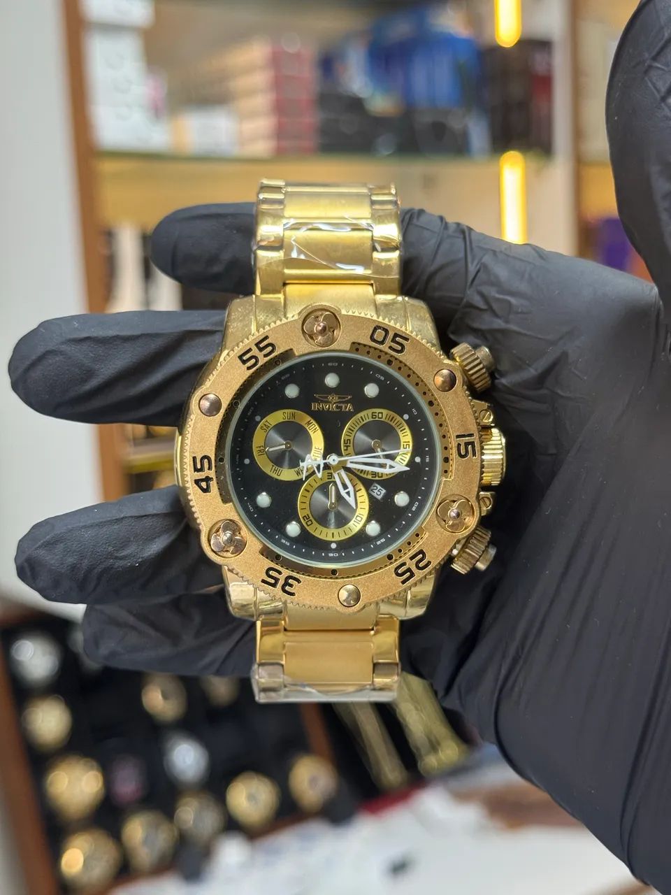 Relógio dourado 