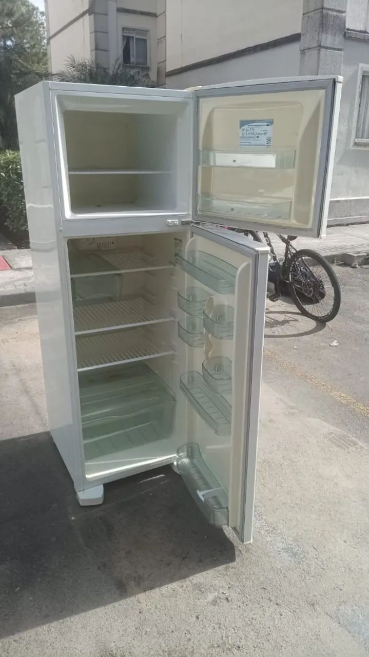 ? Geladeira Electrolux funcionando perfeitamente com garantia ?