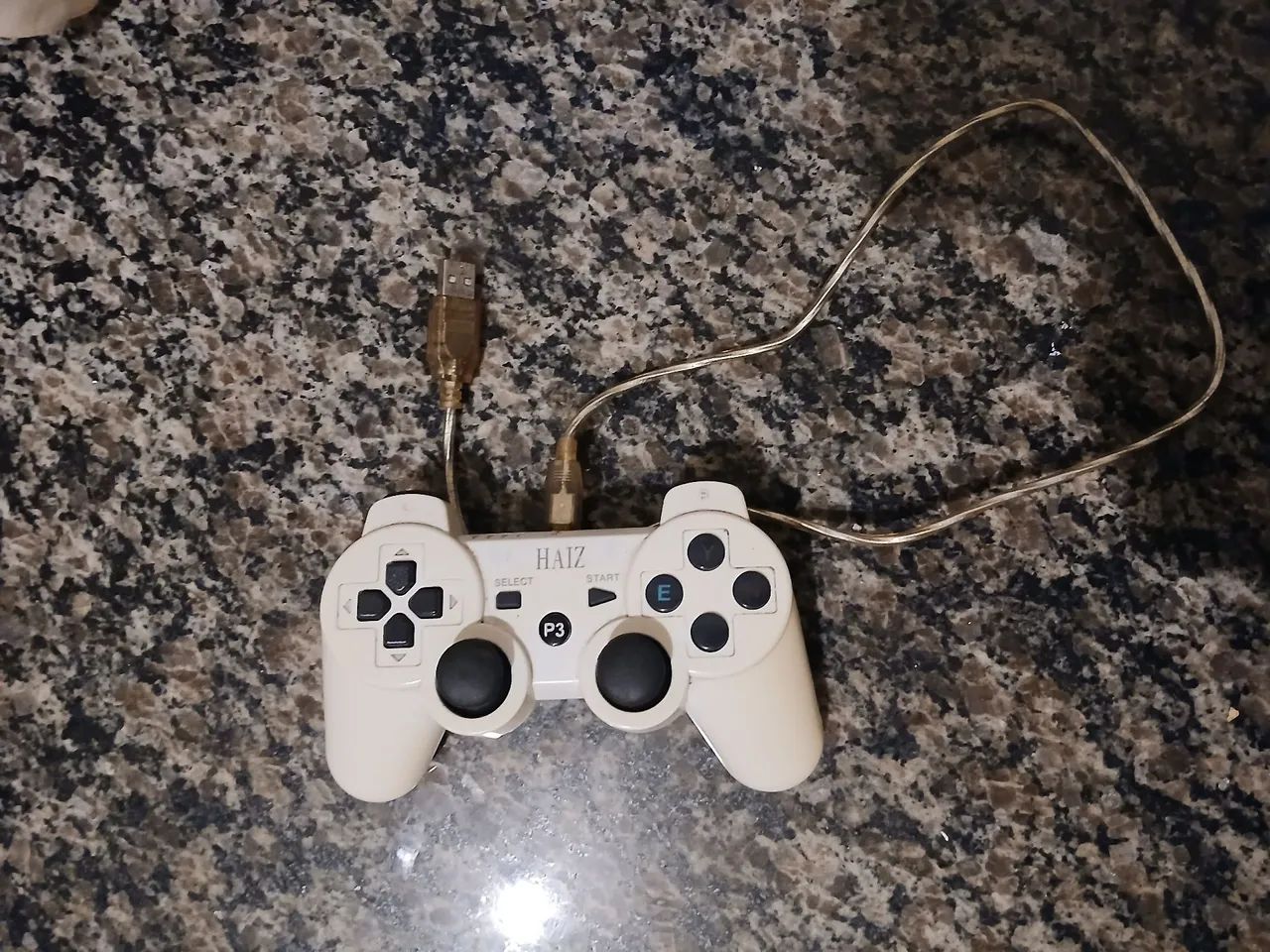 Ps3 em perfeito estado com todos o componentes mais 1 controle e 6 jogos - Foto 4