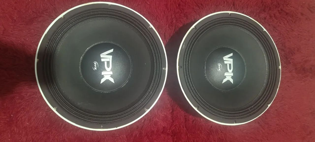 VENDE-SE DOIS GRAVES VPK DE 2000 RMS E 4 OHMS  /15 POLEGADAS 