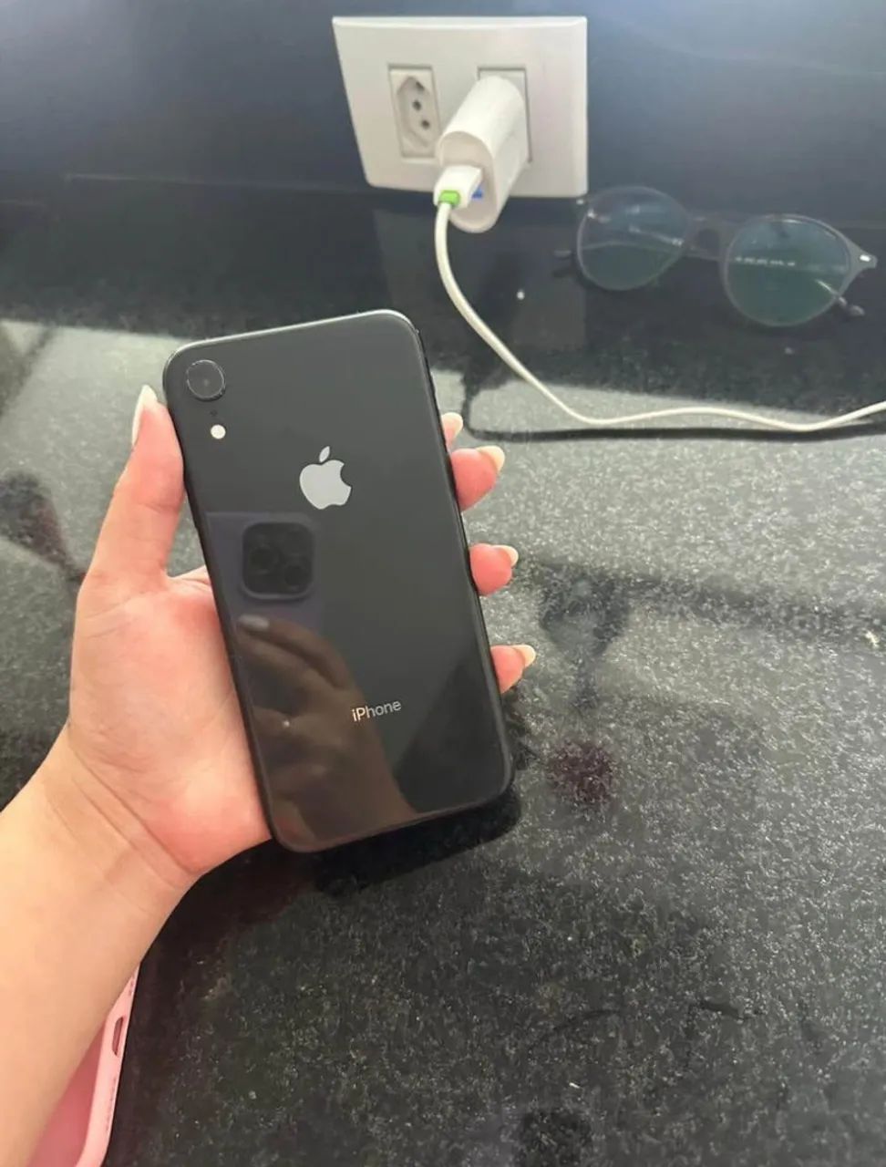 iPhone XR - 64 gb (vender ligeiro)
