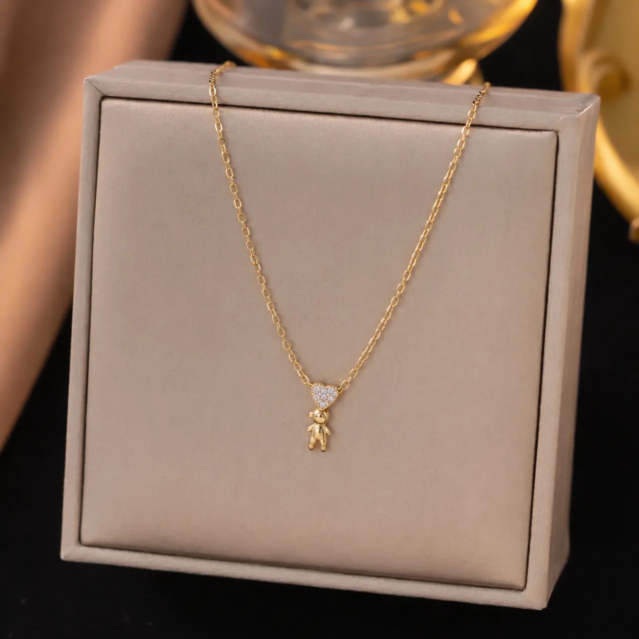 Pingente menino banhado a ouro 18k