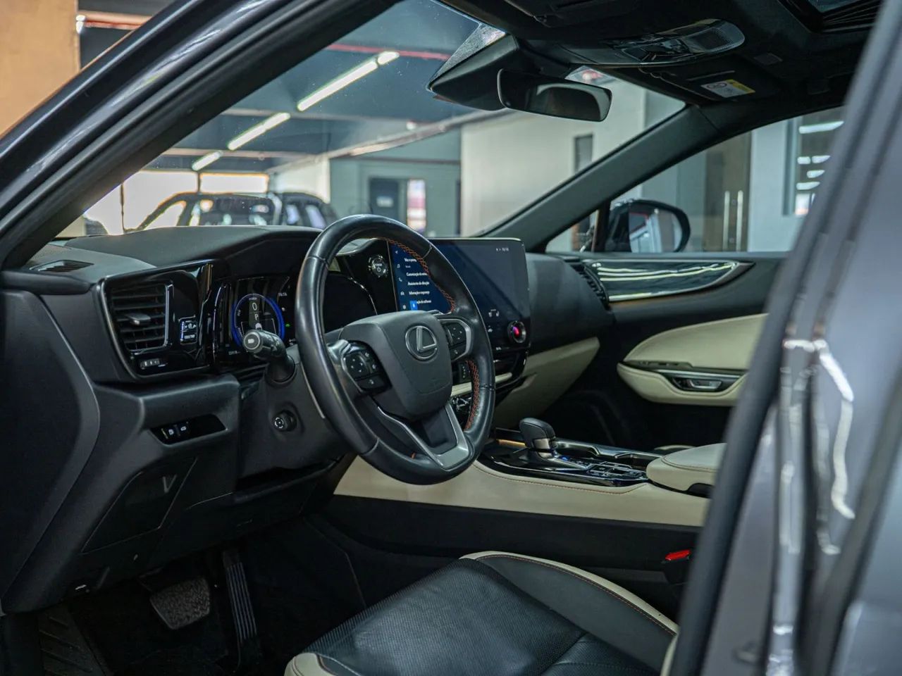 Lexus NX-350h Luxury 2.5 16V Aut. (hybrid), foto 9 de 17