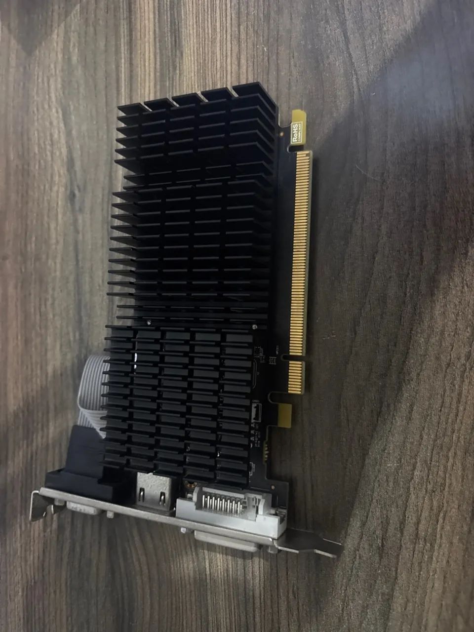 AMD R5 220, placa de vídeo 