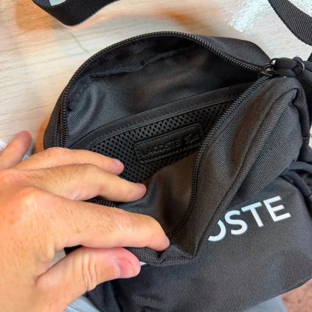Bolsa Transversal Lacoste Original Vertical Camera Bag Preta - Foto 4