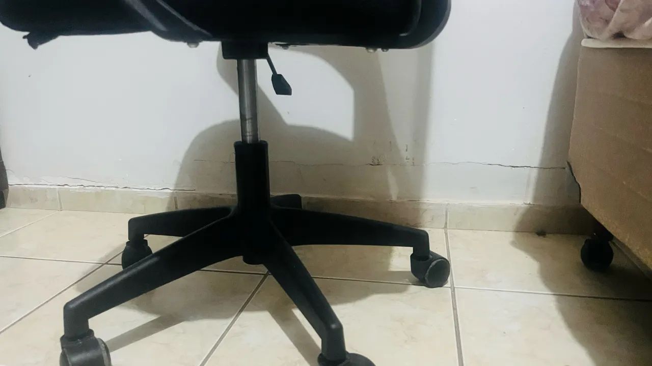 Cadeira ergonômica  - Foto 4