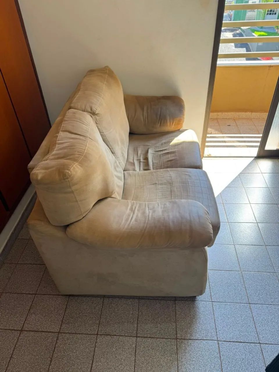 Sofá de dois lugares
