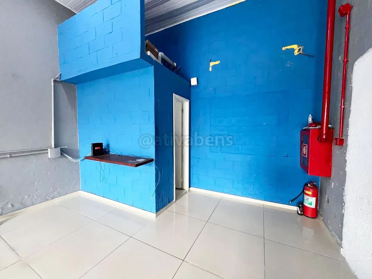 Loja de rua e avenida principal aproximadamente 70 m2 com porta automática - Foto 3