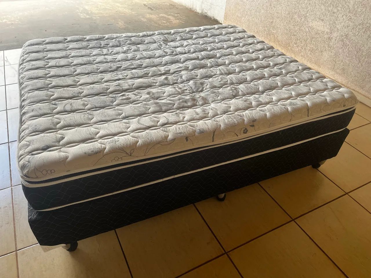 Vendo cama Queen - Foto 2