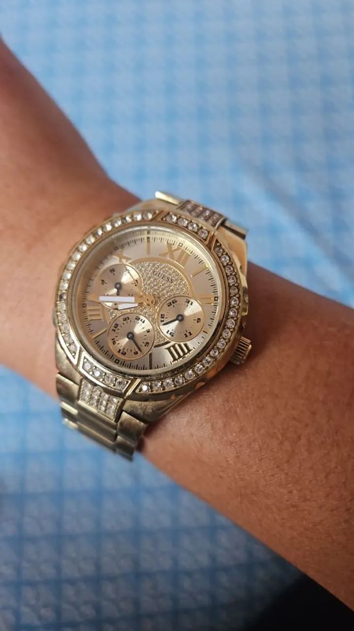 Relógio Guess dourado feminino - Foto 3