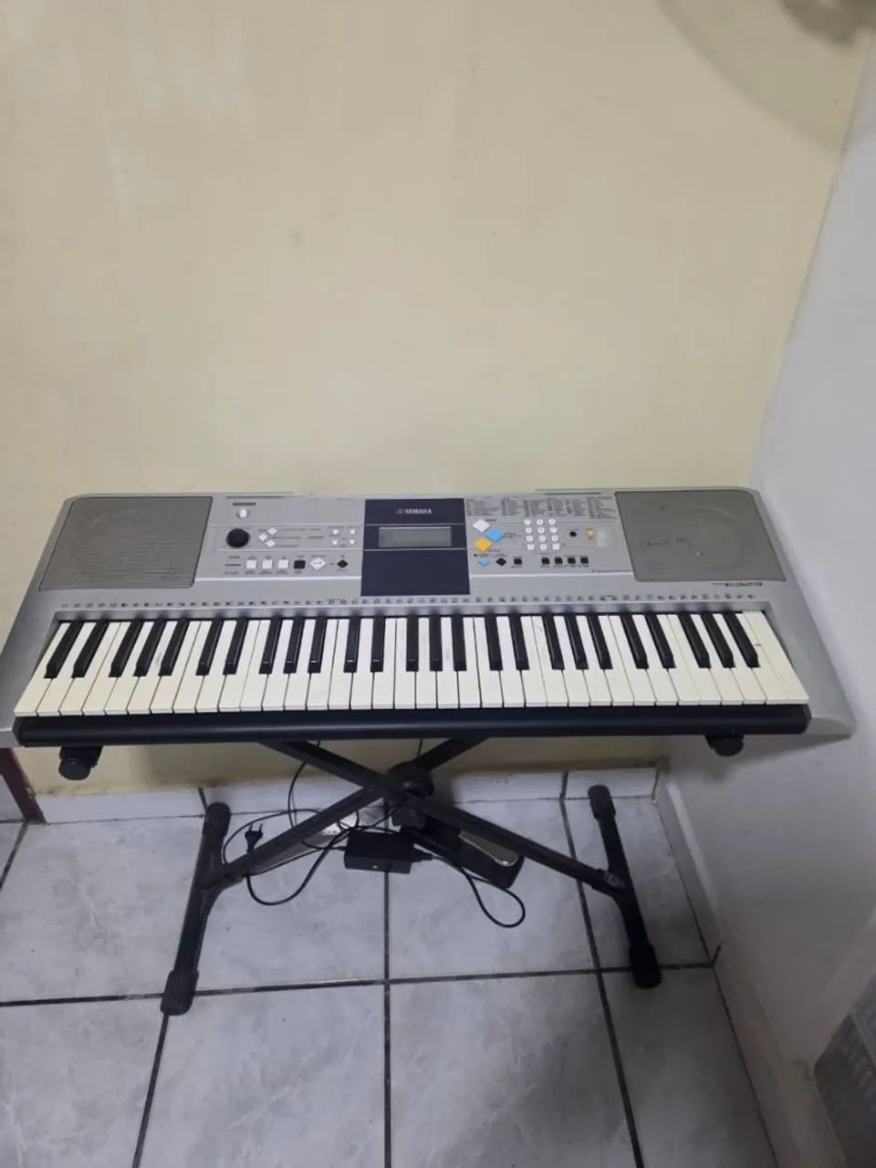 Teclado Yamaha PSR E323 - Foto 3