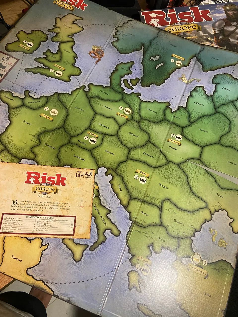 Jogo de Tabuleiro Risk Europe - Nunca Jogado - Foto 3