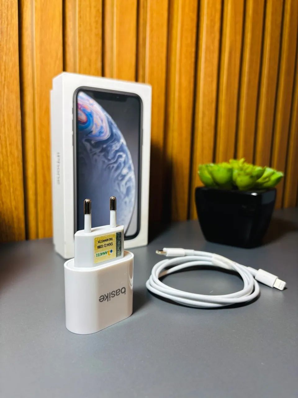 iPhone XR | 100% Bateria + Caixa e Carregador - Foto 2