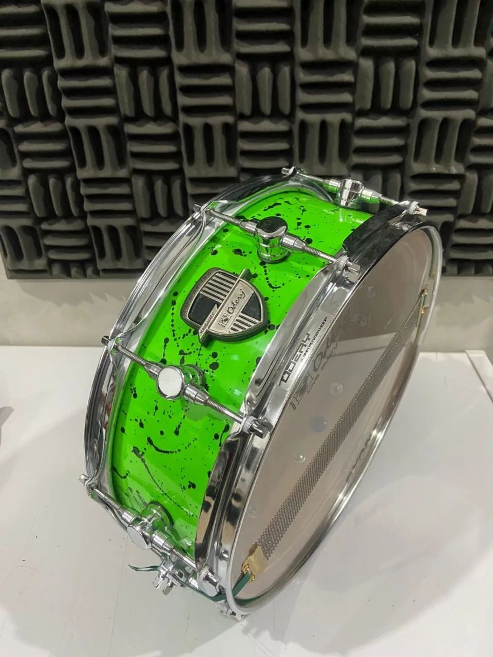 Caixa odery custom 14x5 em teca 24mm 'Green splash black
