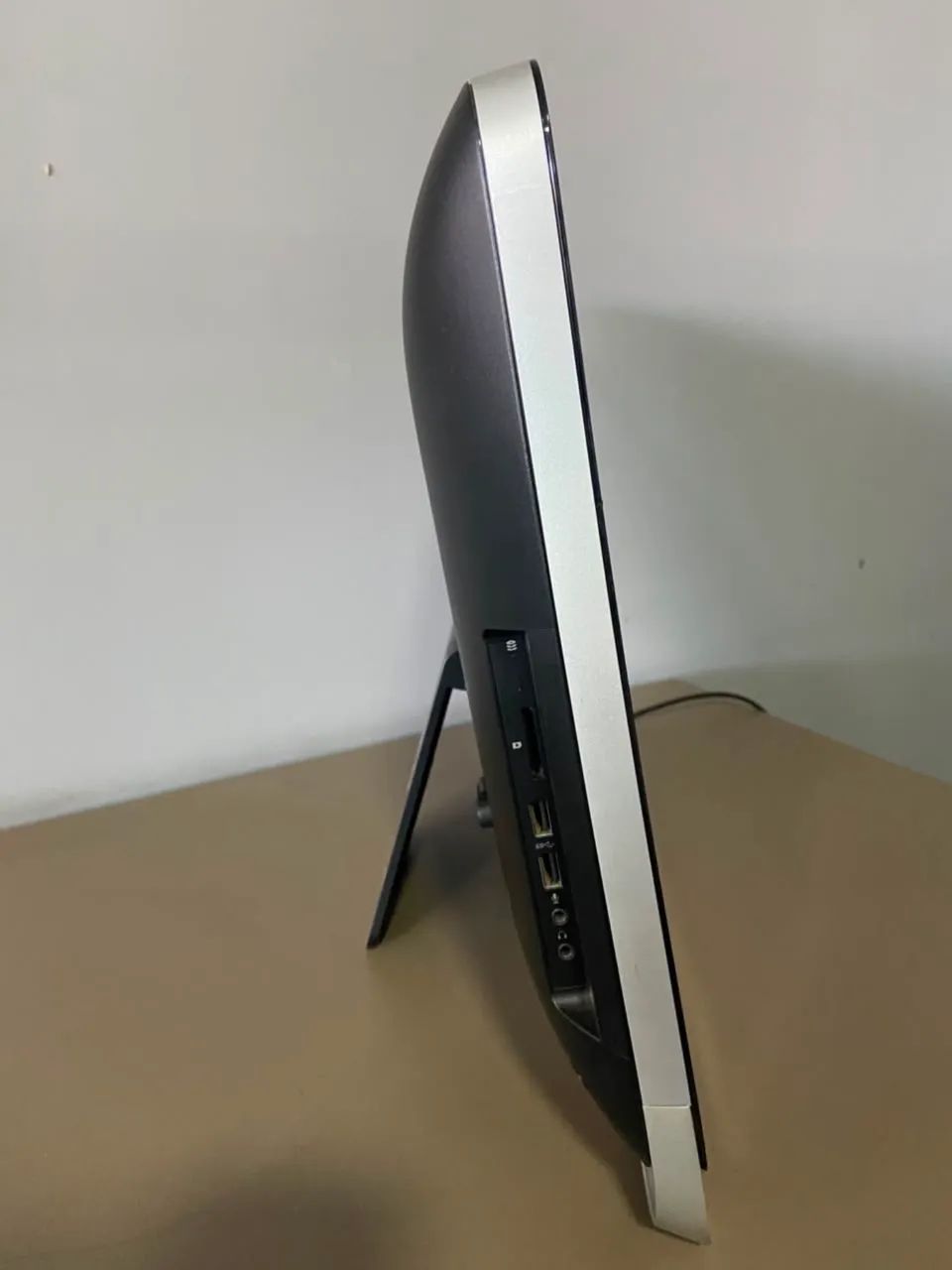 Computador HP Pavilion 23 All-in-One. - Foto 3