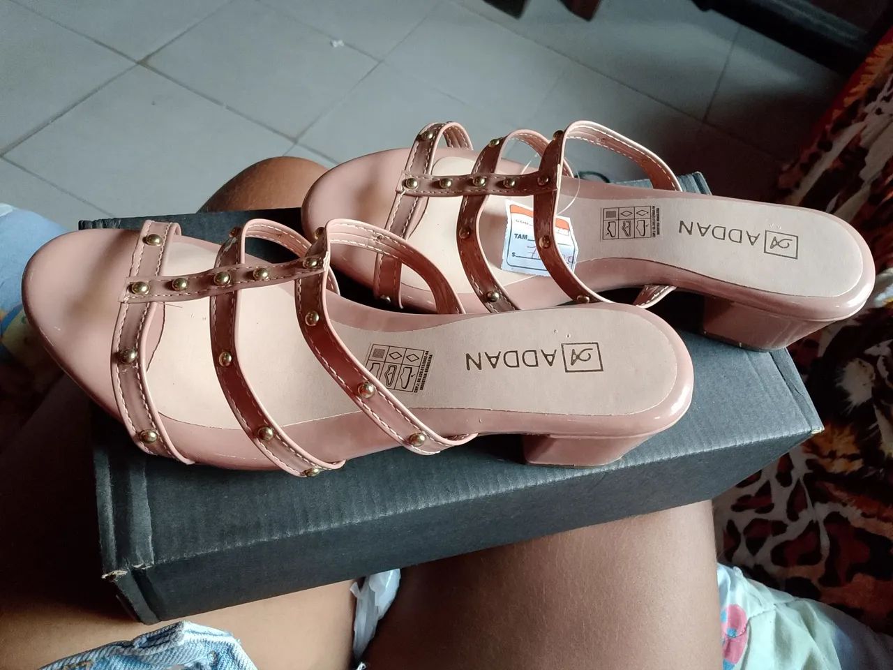 Vendo saltinho novo na caixa - Foto 2