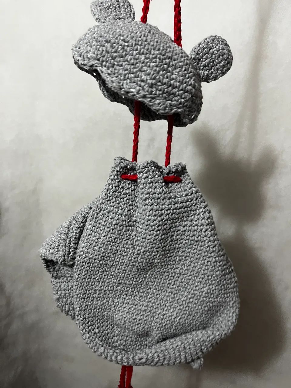 Bolsa de Crochê Morcego Cinza Barbante Artesanal - Foto 5