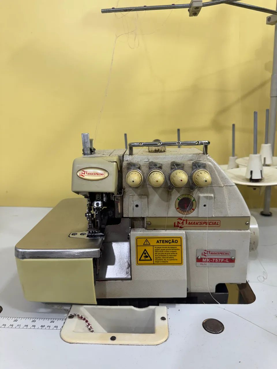 VENDO MÁQUINA INTERLOCK - Foto 3