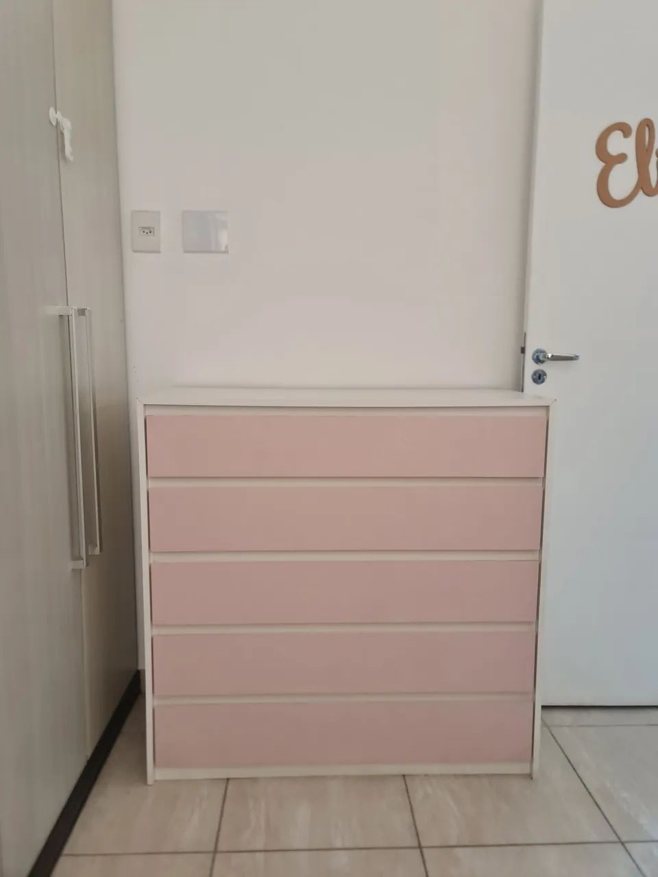 Cômoda em mdf 5 gavetas 