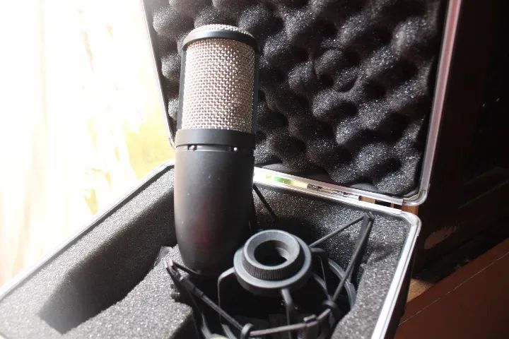 AKG P420 Profissional - Som de Estúdio + Acessórios (Perfeito!) - Foto 2