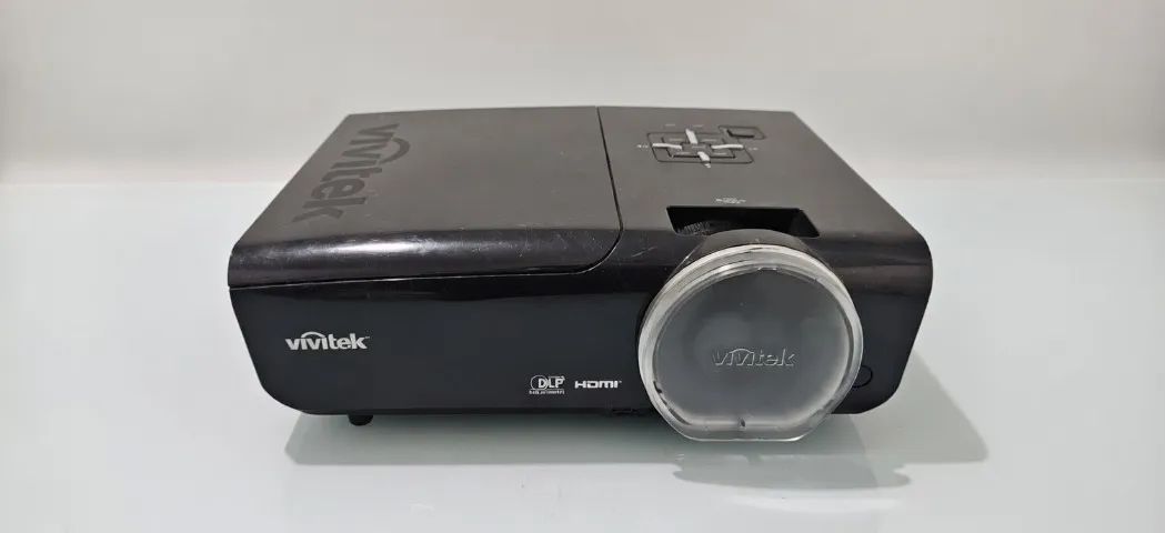 Projetor Vivitek DLP Full HD Multi conectividade HDMI e VGA