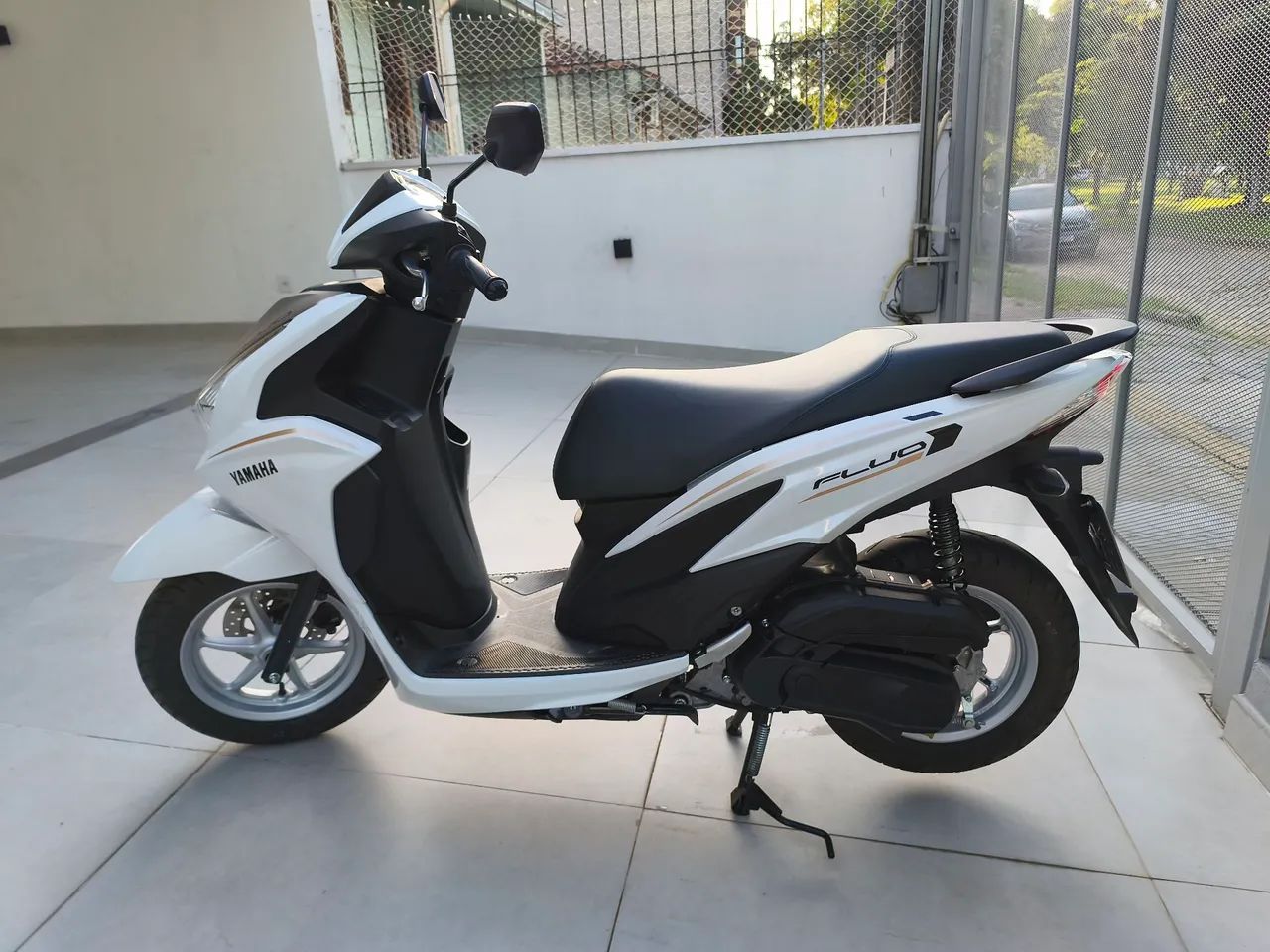 Scooter Yamaha Fluo muito nova