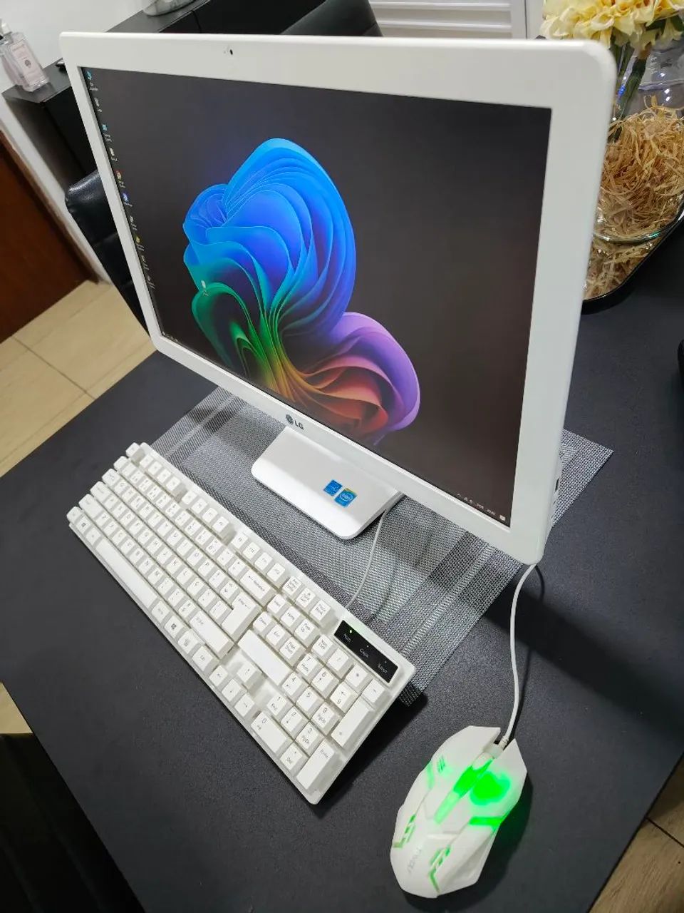 ALL IN ONE LG 22V240 - Foto 2