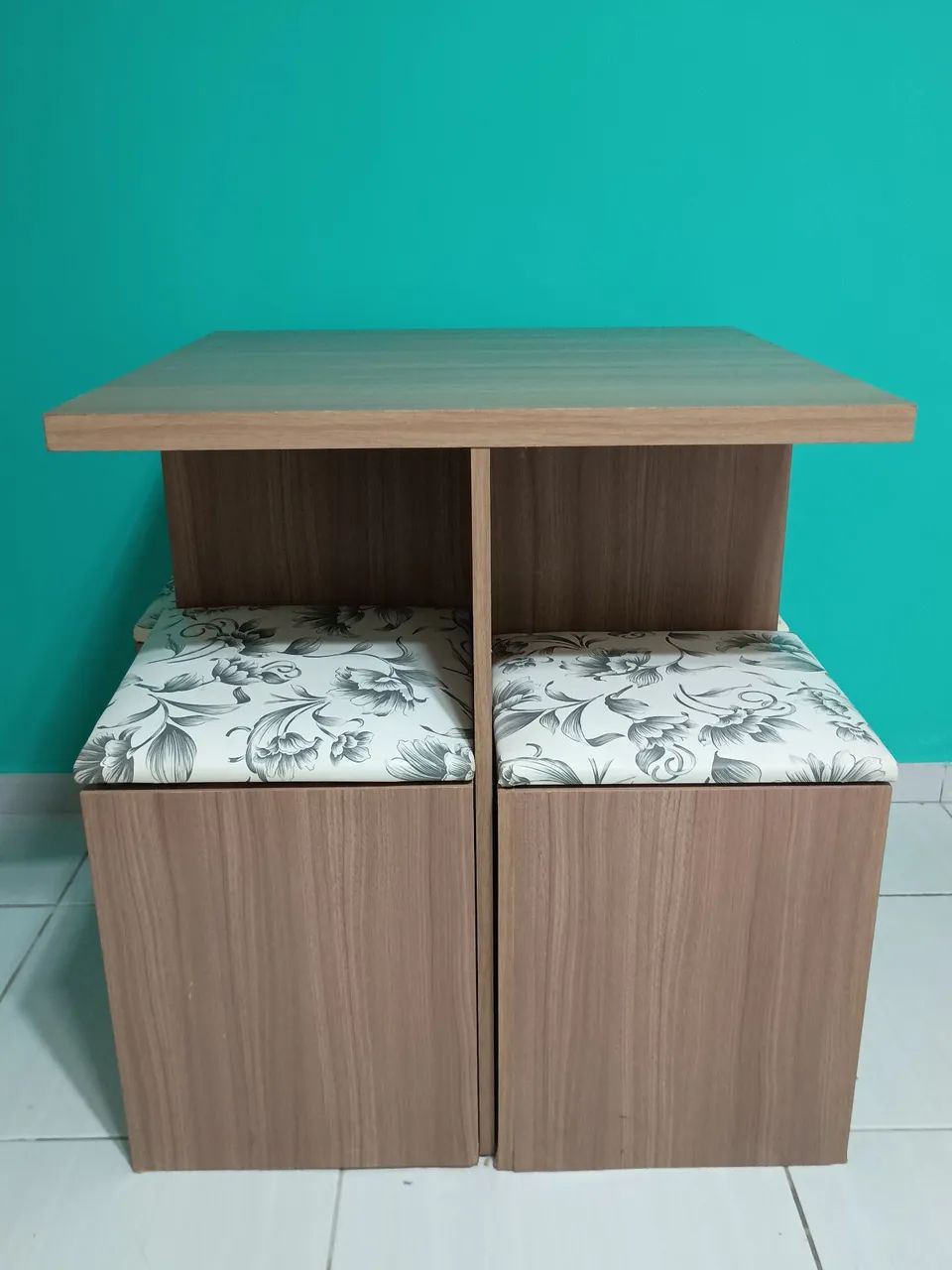 Conjunto Mesa e 4 banquetas baú - Foto 2
