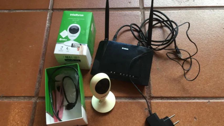roteador e camera wifi
