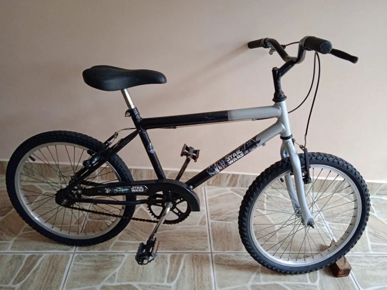 Bicicleta aro 20 Star Wars - Preta e Cinza