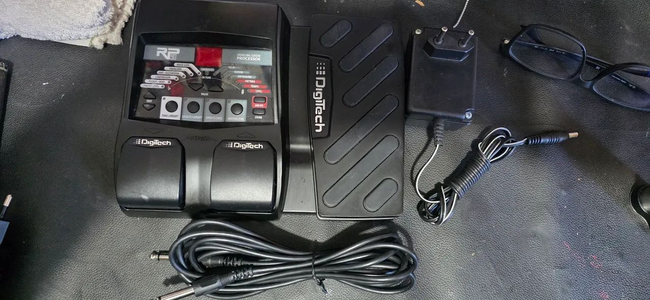 Pedaleira Digitech RP90 revisada