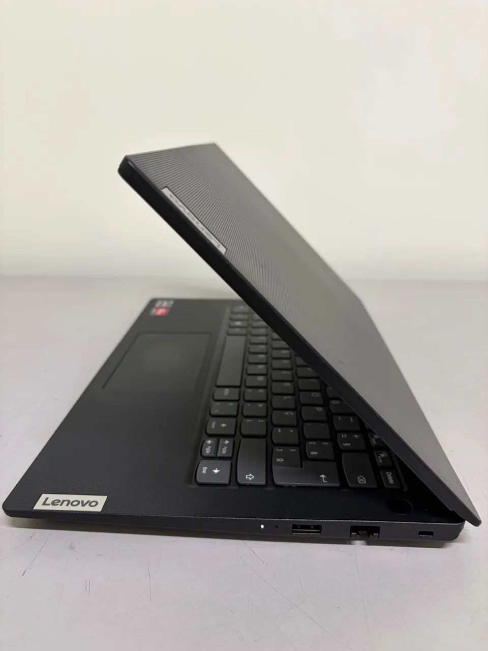 Notebook Lenovo V14 - Foto 4