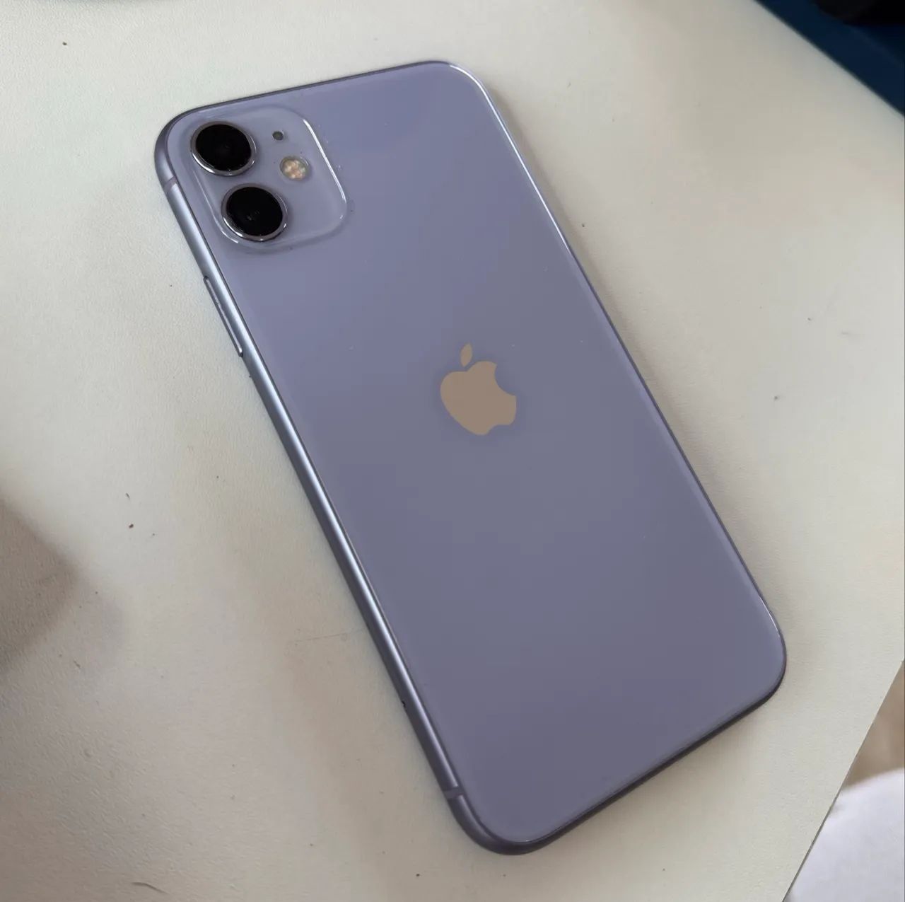 iPhone 11 Lilás 256gb 