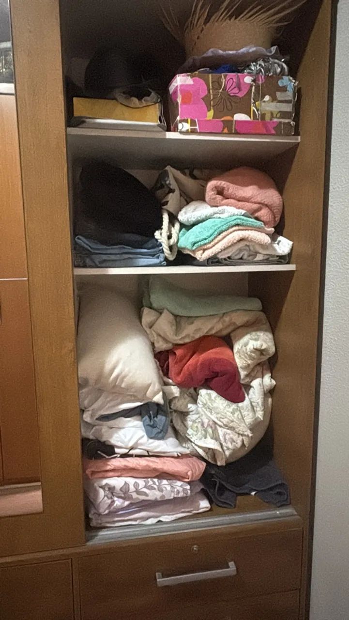 Guarda roupa solteiro com espelho  - Foto 2