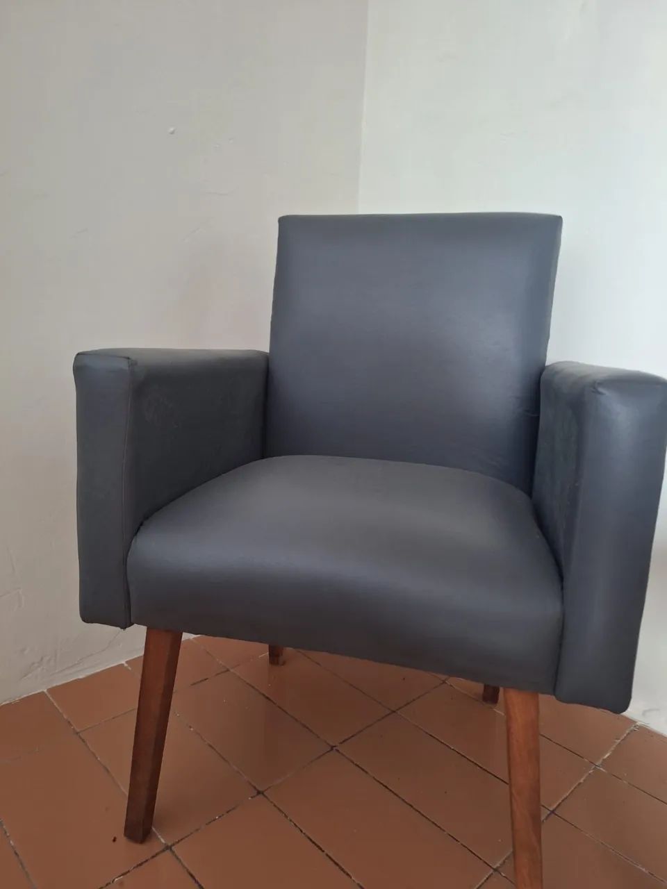 3 Poltronas + 6 araras (vendo separado) - Foto 4