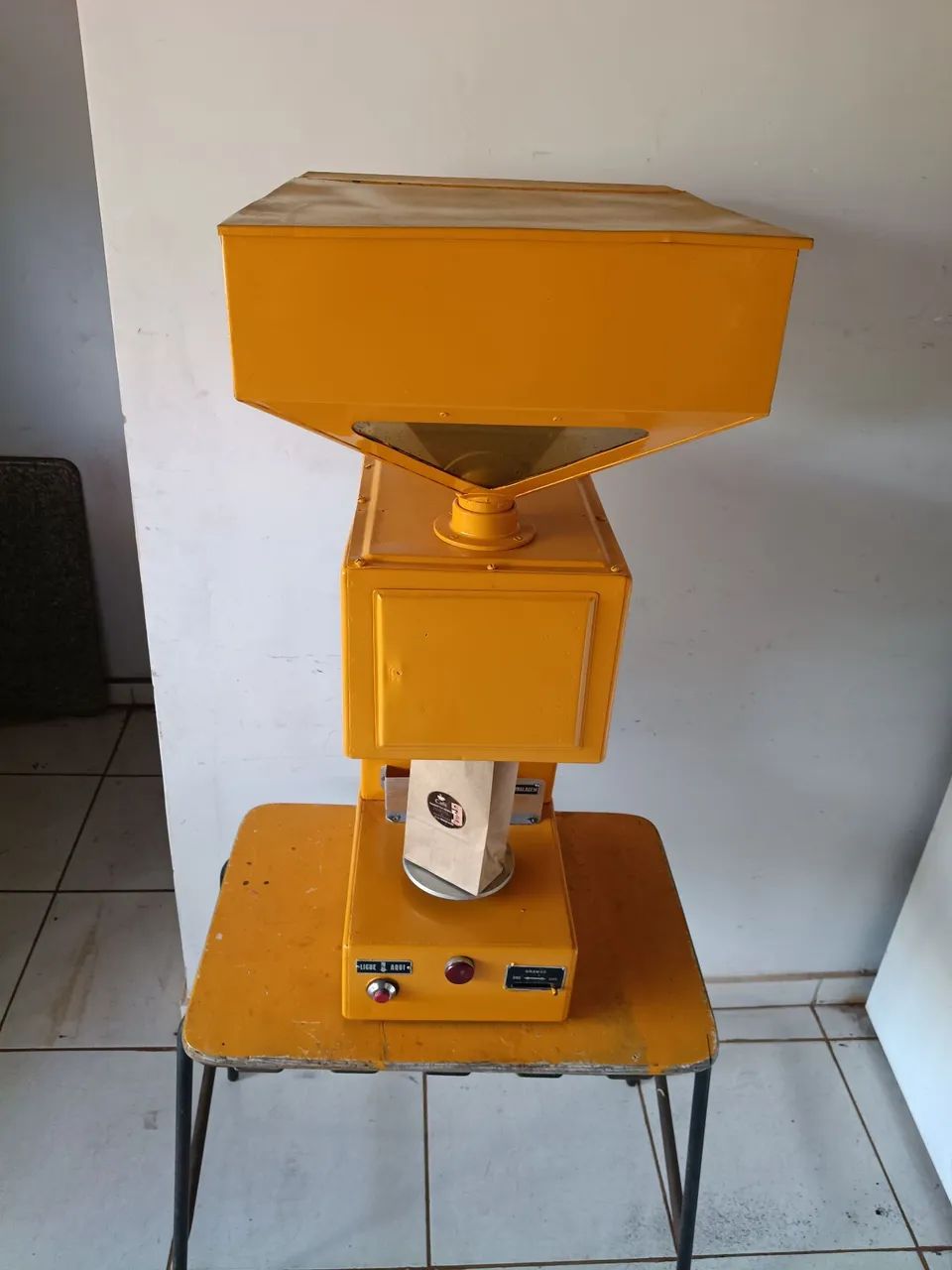 Vendo está máquina de moer café 
