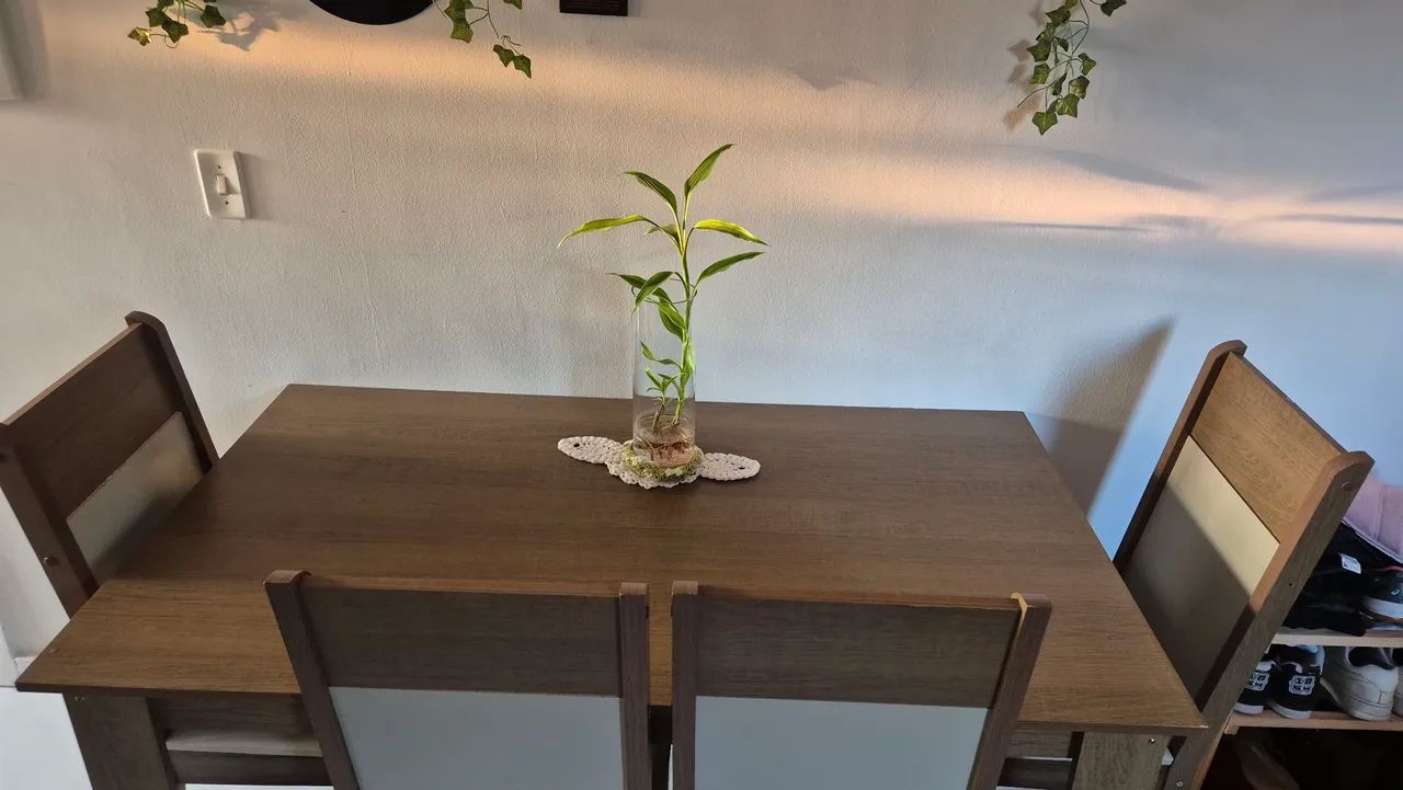 Mesa com 4 cadeiras - Foto 2