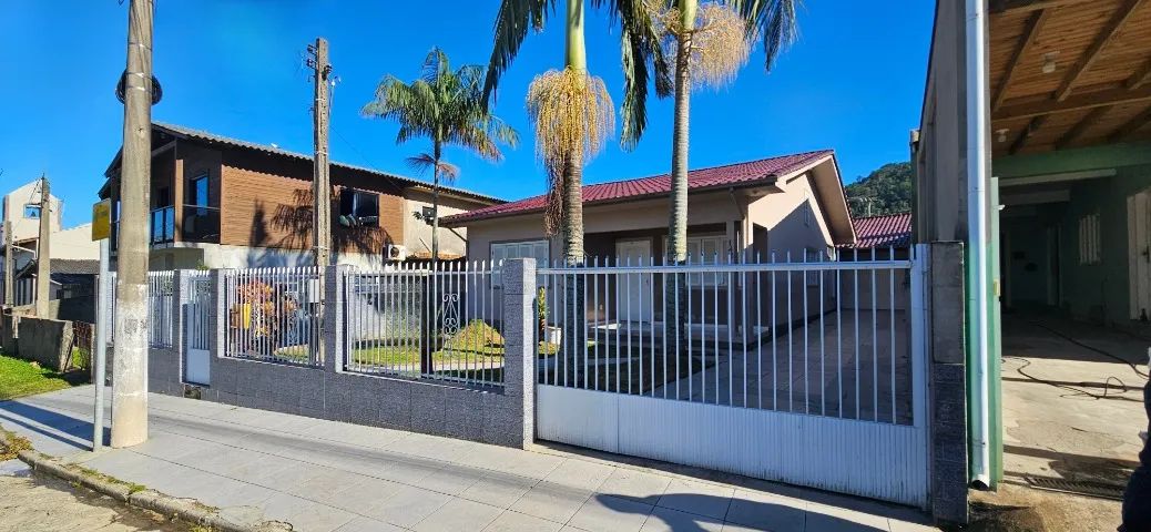  Casa à Venda | 2 Dorms + Edícula | Terreno Duplo | R$ 850 Mil