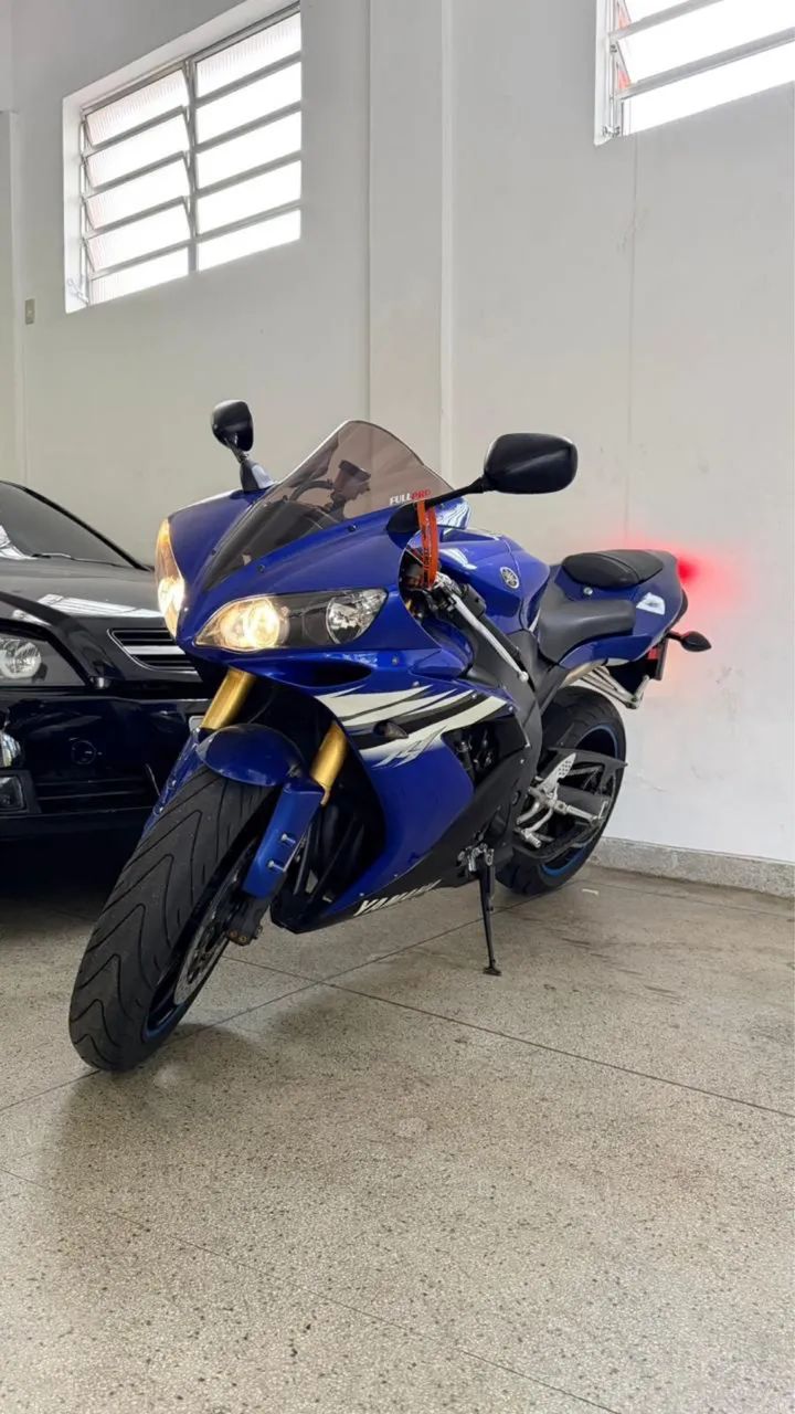 Yamaha R1