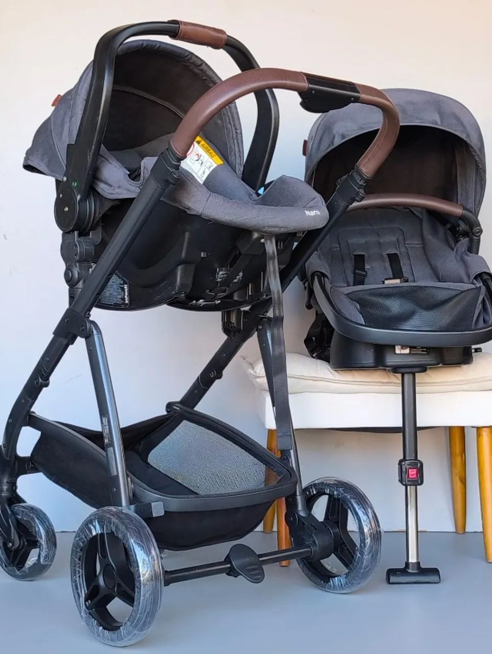 Conjunto Carrinho Moisés e Bebê conforto com Base e Isofix - Foto 2