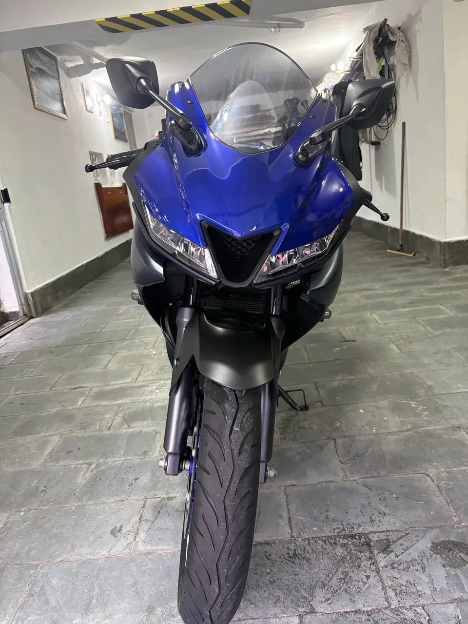 Yamaha R-15 ABS