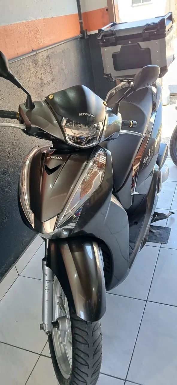 HONDA SH300I CONSERVADA - Foto 4