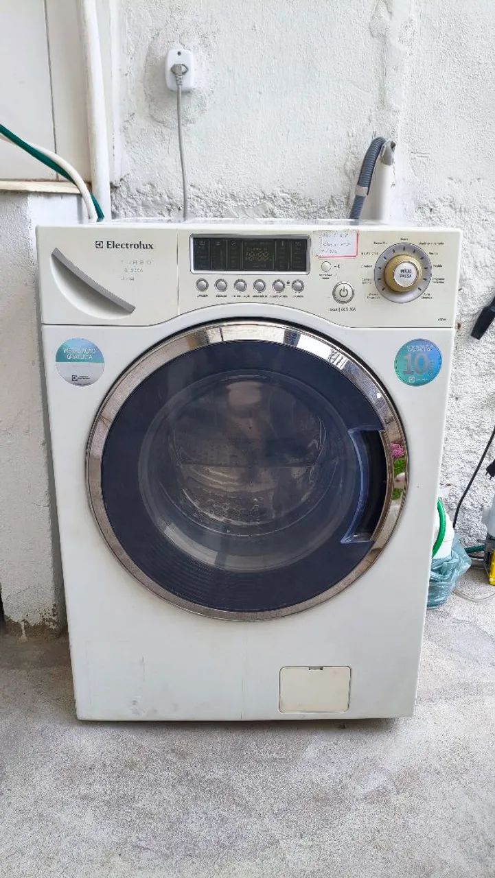 Máquina lava e seca Eletrolux 