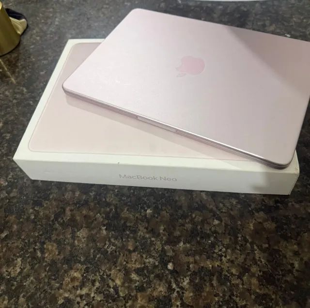 Macbook Neo Apple 13"Chip A18 - Cor BLUSH